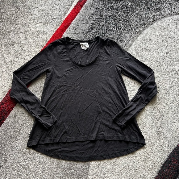 Bumba Y Lola Black Minimalist Long Sleeve V Neck Top - Picture 1 of 4